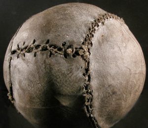 Balon de futbol antiguo